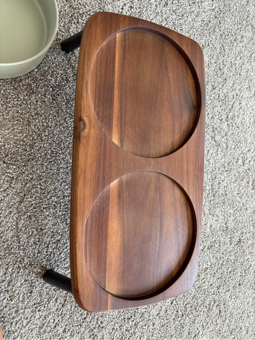 Elevated Ceramic Double Dog Bowl with Raised Arcacia Bamboo Stand